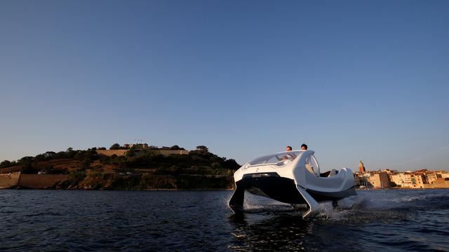 Un prototype de "Sea Bubbles" présenté à Saint-Tropez le 18 août 2017. [Reuters - Philippe Laurenson]