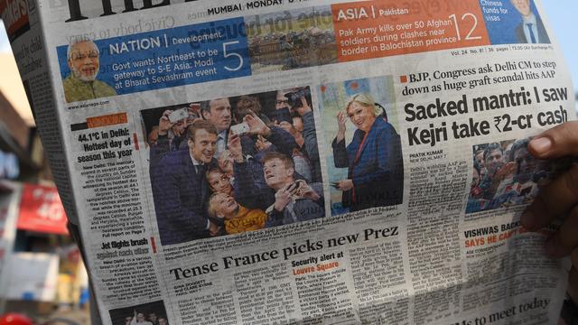 La victoire d'Emmanuel Macron en Une d'un quotidien indien. [AFP - Indranil Mukherjee]