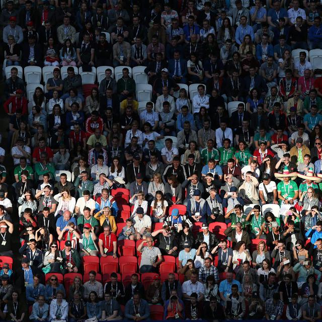 Un rayon de lumière arrose le public lors de la rencontre entre le Portugal et Mexico de la Coupe des Confédérations 2017.
Roman Kruchinin
AFP [AFP - Roman Kruchinin]