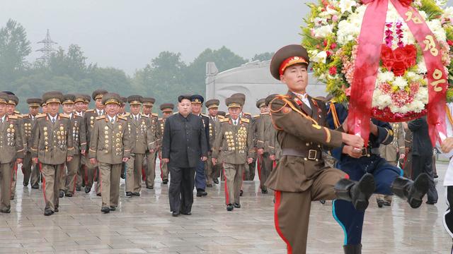 Le leader nord-coréen Kim Jong Un lors d'une parade à Pyongyang en juillet dernier. [REUTERS - Central News Agency KCNA]