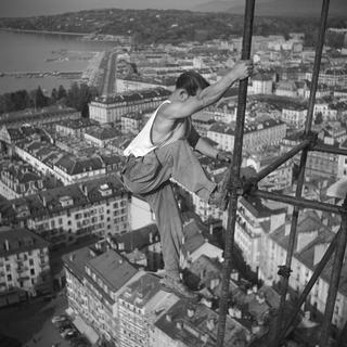 Ouvrier sur la tour de la cathédrale, 1949, Genève.
PDL
Musée national suisse [Musée national suisse - PDL]