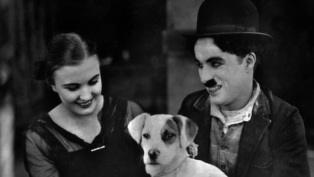 Charlot dans "Une vie de chien" (1918) [Roger-Viollet/AFP - Neurdein]