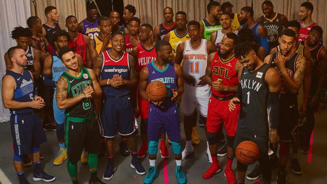 Toutes les franchises de NBA porteront le maillot de la marque à la virgule. [twitter @nikebasketball]