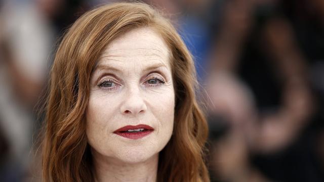 L'actrice française Isabelle Huppert lors du 70e Festival de Cannes, le 22 mai 2017. [EPA/SEBASTIEN NOGIER]