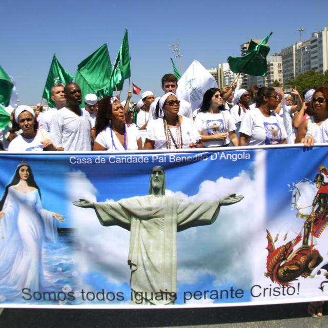 Des milliers de personnes sont descendues dans les rues de Rio pour manifester contre l’intolérance religieuse, 17 septembre 2017. [Citizenside/AFP - Ellan Lustosa]
