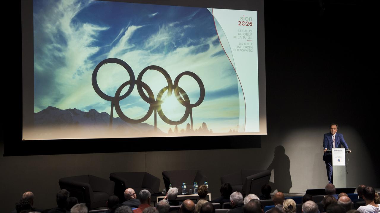Jean-Philippe Rochat, président du comité Sion 2026, parle lors d'une présentation publique du comite de candidature de Sion 2026.