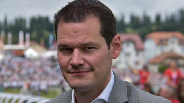 Le conseiller d'Etat genevois Pierre Maudet, candidat au Conseil fédéral, au Marché-Concours de Saignelégier (JU). [Gaël Klein]