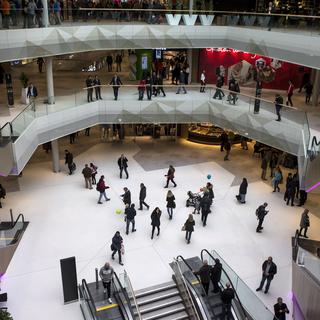 Le deuxième plus grand centre commercial de Suisse, le Mall of Switzerland, a ouvert à Lucerne. [Keystone - Alexandra Wey]