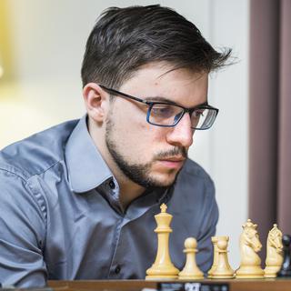 Maxime Vachier-Lagrave signe "Joueurs d'échecs" aux éditions Fayard. [DR - Leenart Ootes]