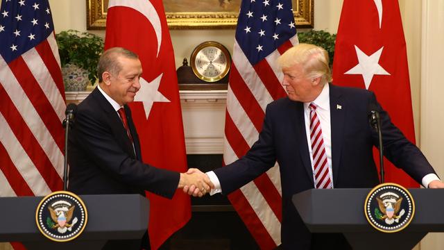 Le président américain Donald Trump a rencontré son homologue turc Recep Tayyip Erdogan à la Maison Blanche ce mardi 16 février. [AFP - Kayhan Ozer / Anadolu Agency]