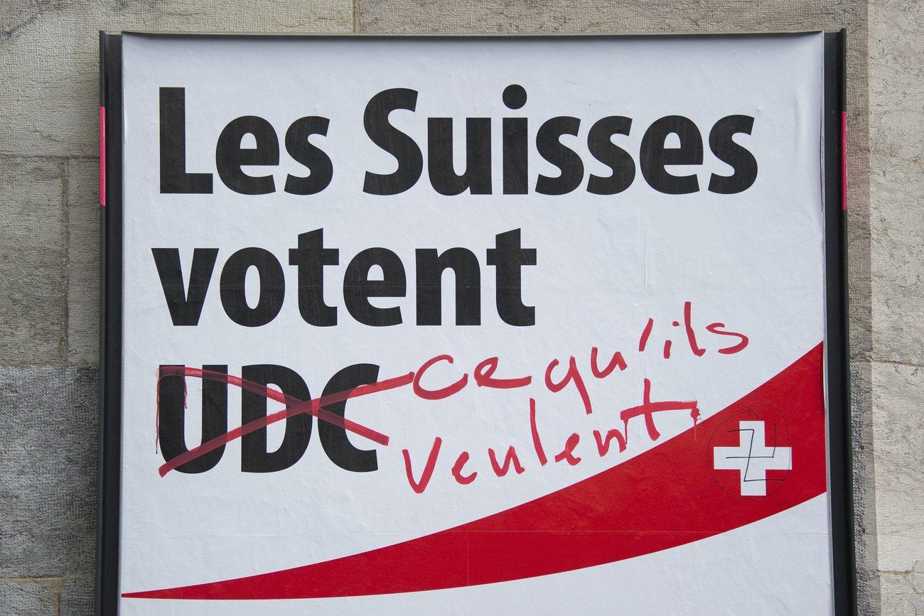 Une affiche de l'UDC pour les élections cantonales 2011. [Keystone - Dominic Favre]