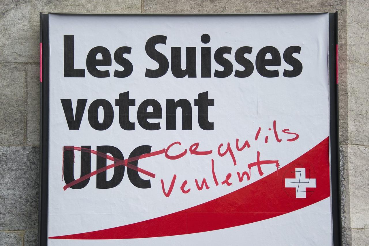 Une affiche de l'UDC pour les élections cantonales 2011. [Keystone - Dominic Favre]