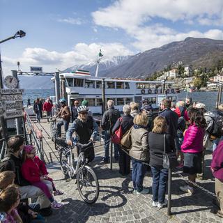 Jamais le Tessin n’a vu déferler autant de touristes pour le week-end pascal (ici à Ascona). [Ti-Press/Keystone - Samuel Golay]
