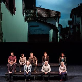 Une scène du spectacle "Hospitalités" de Massimo Furlan. [www.vidy.ch - Laure Ceillier et Pierre Nydegger]