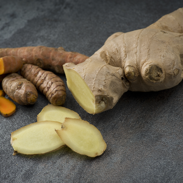 Curcuma et gingembre. [Fotolia - Orlando Bellini]