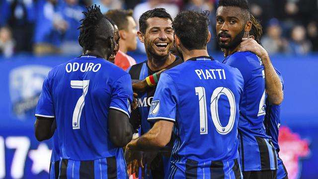 Dzemaili félicité par ses coéquipiers de Montreal Impact. [David Kirouac]