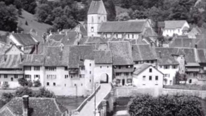 La ville de St-Ursanne en 1959. [RTS]