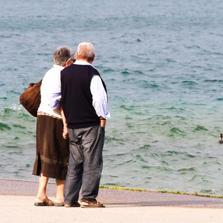 Les retraités établis à l'étranger devraient-il toucher moins d'AVS? [Fotolia - Tomfry]