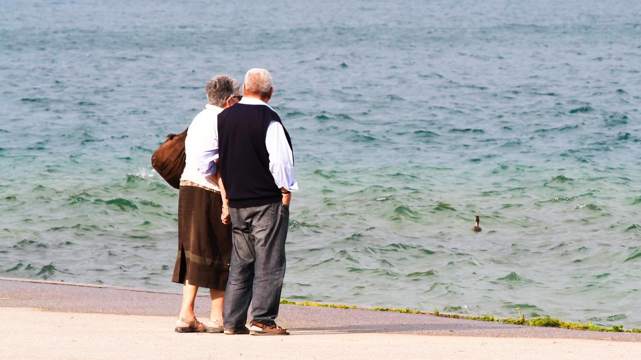 Les retraités établis à l'étranger devraient-il toucher moins d'AVS? [Fotolia - Tomfry]