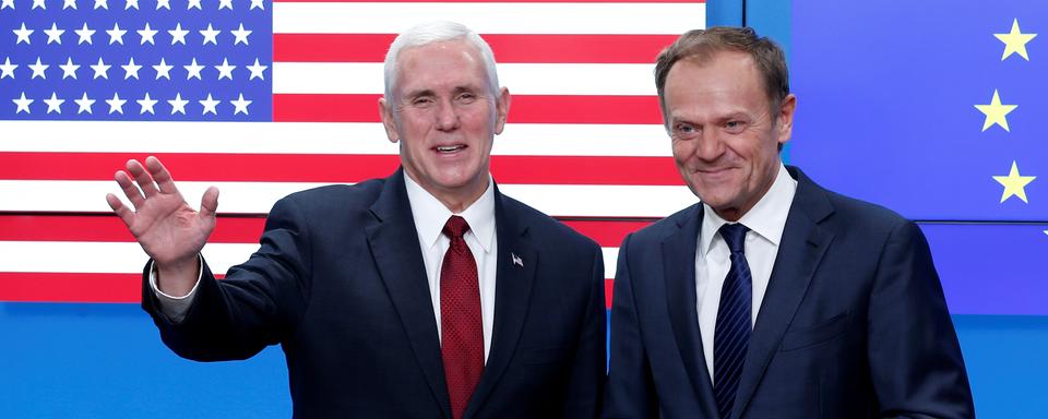 Première rencontre entre le vice-président américain Mike Pence et le président du Conseil européen Donald Tusk. [Francois Lenoir]