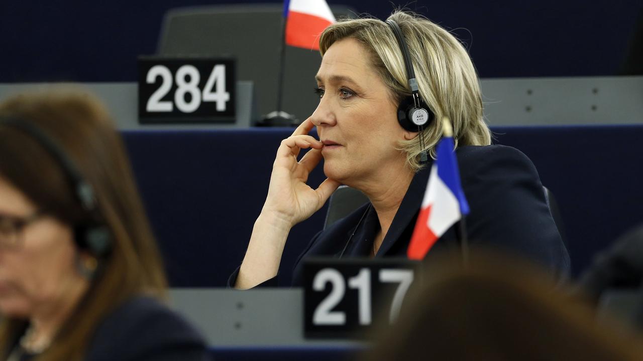 La députée européenne et leader du Front national Marine Le Pen lors d'une session du Parlement européen à Strasbourg en janvier 2017. [AP/Keystone - Jean-Francois Badias]