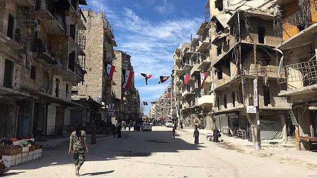 Les habitants d'Alep vivent dans les ruines. [RTS - Alexandre Habay]