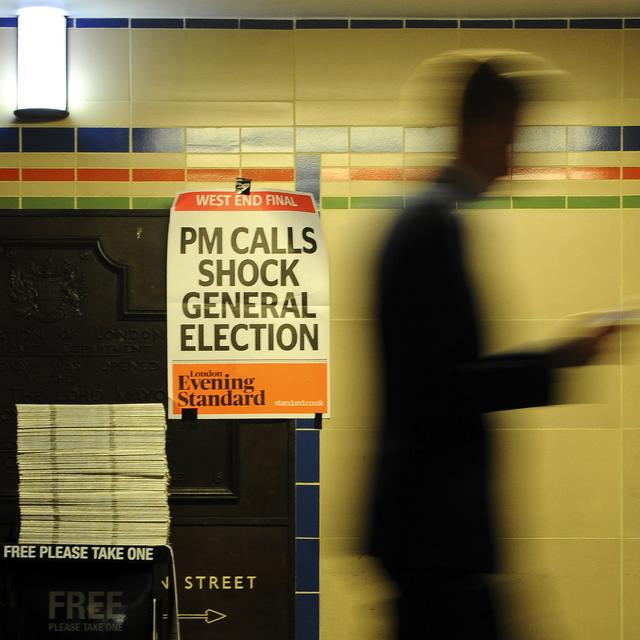 Une de presse britannique après l'annonce d'élections législatives anticipées le 8 juin. [AFP - Daniel Sorabji]