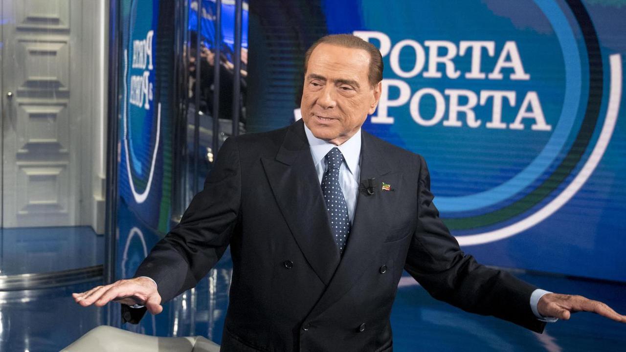 Silvio Berlusconi lors de l'enregistrement d'une émission sur la Rai TV le 16 novembre.