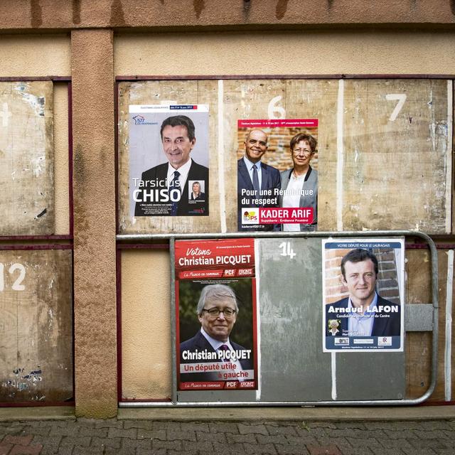 Un panneau d'affichage des candidats aux élections législatives françaises du 30 mai 2017, à Aureville, près de Toulouse.
Eric Cabanis
AFP [AFP - Eric Cabanis]