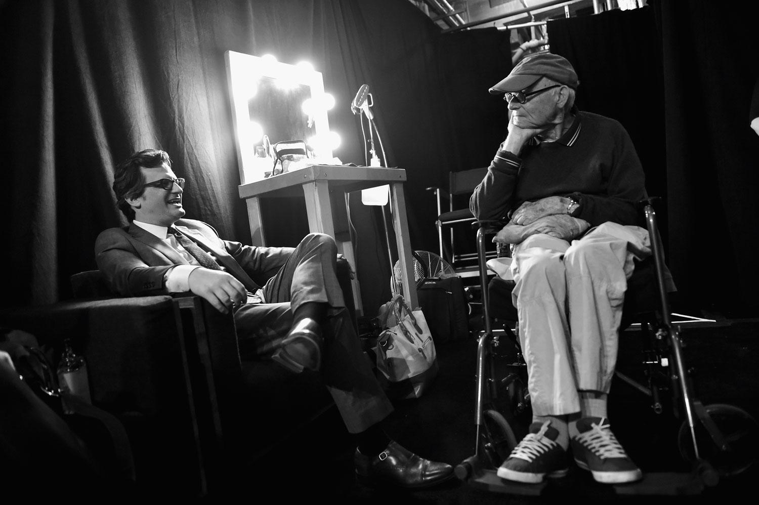 Ben Mankiewicz et Buck Henry attendent la projection du "Lauréat" au "TCM Classic Film Festival" en 2017. [AFP - Emma McIntyre]