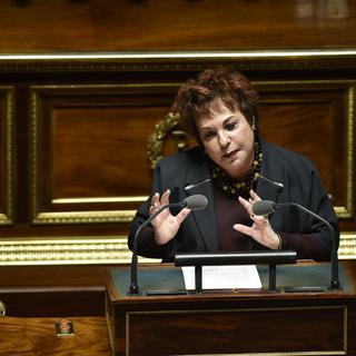 La sénatrice écologiste française Esther Benbassa dénonce "l'amateurisme" en matière de déradicalisation. [afp - Martin Bureau]
