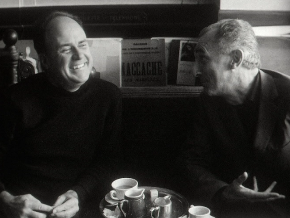 Jean Rouch, cinéaste et ethnologue (gauche), avec Rodolphe-Maurice Arlaud, 1965. [RTS]