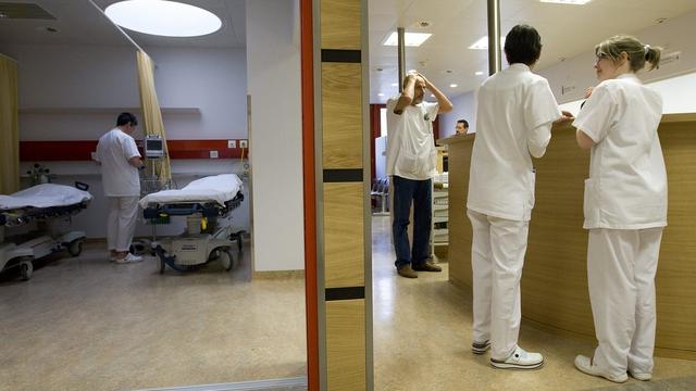 L'étude doit aider le personnel hospitalier à améliorer la sécurité des patients. [Keystone - Jean-Christophe Bott]