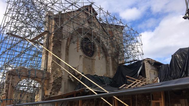 La localité de Norcia en Italie ne s'est pas encore remise du tremblement de terre d'août 2016. [RTS - Claudine Gaillard Torrent]