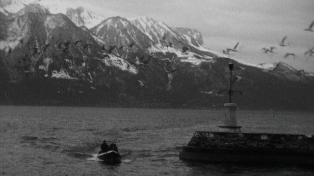 Bateau de secours sur le Léman rentrant au port, 1963. [RTS]