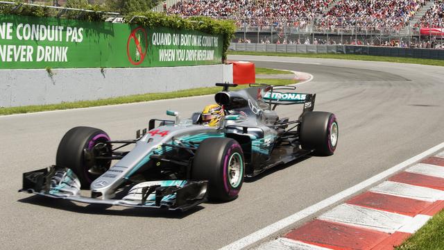 Hamilton avait fêté il y a dix ans sa première victoire en formule 1 sur le circuit Gilles Villeneuve. Le succès conquis dimanche soir est le 56e de sa carrière. [Ryan Remiorz]