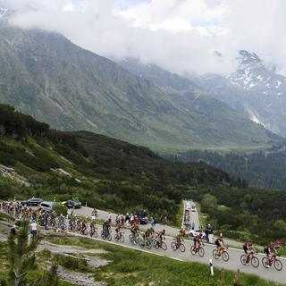 Le 81e Tour de Suisse sur le San Bernardino lors de la 6e étape, 15 juin 2017. [Keystone - Gian Ehrenzeller]