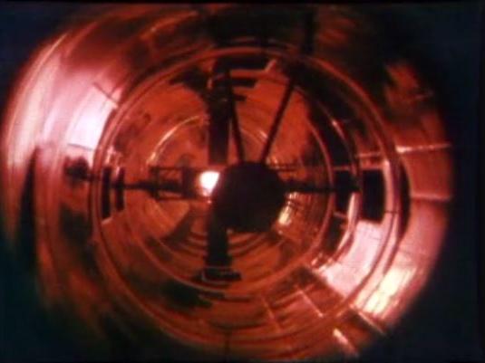 Plasma dans un champ magnétique à l'EPFL en 1983. [RTS]