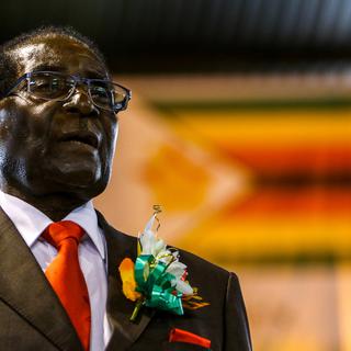 Robert Mugabe, le président du Zimbabwe, photographié en avril 2016. [AFP - Jekesai NJIKIZANA]