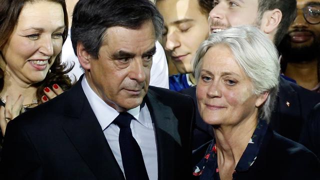 Penelope Fillon sort de son silence et apporte un soutien total à son mari, candidat à la présidentielle française. [Pascal Rossignol]