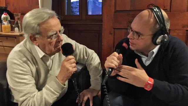 Bernard Pivot en interview avec Romain Clivaz. [RTS - Frédéric Zahnd]