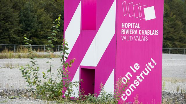 Le site du chantier de l'Hôpital Riviera-Chablais à Rennaz. [Keystone - Jean-Christophe Bott]