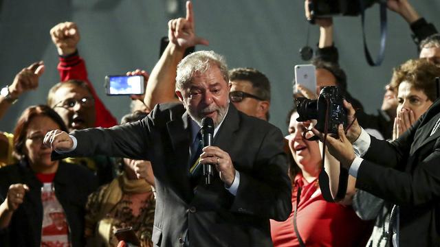 L'ex-président brésilien Luiz Inacio Lula Da Silva lors d'un meeting de campagne à Curitiba le 10 mai. [Instituto Lula/AFP - Heuler Andrey]