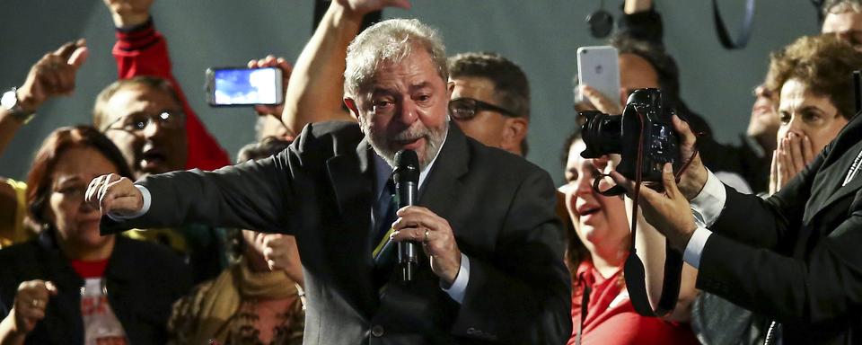 L'ex-président brésilien Luiz Inacio Lula Da Silva lors d'un meeting de campagne à Curitiba le 10 mai. [Instituto Lula/AFP - Heuler Andrey]