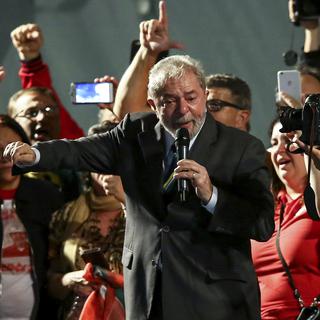 L'ex-président brésilien Luiz Inacio Lula Da Silva lors d'un meeting de campagne à Curitiba le 10 mai. [Instituto Lula/AFP - Heuler Andrey]