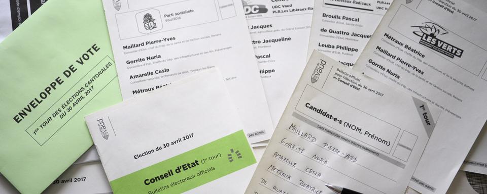 Un bulletin de vote pour le premier tour des élections cantonales vaudoises qui se tiennent le 30 avril 2017. [Keystone - Laurent Gilieron]