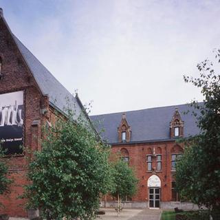 Le musée a pris place dans un ancien bâtiment religieux. [museephoto.be]