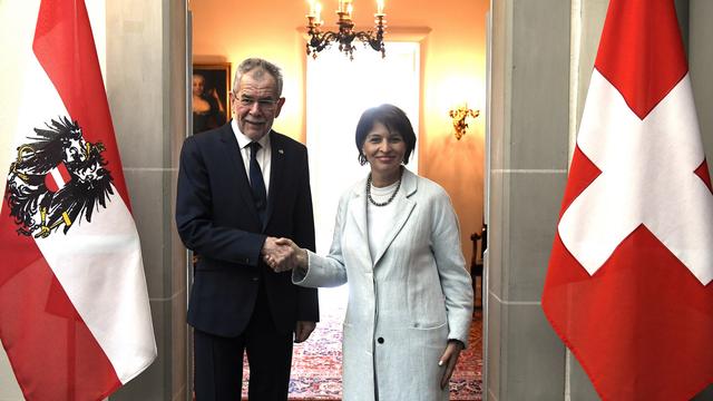 Le président autrichien Alexander Van der Bellen (ici avec Doris Leuthard) est en Suisse pour 2 jours. [APA/Keystone - Harald Schneider]