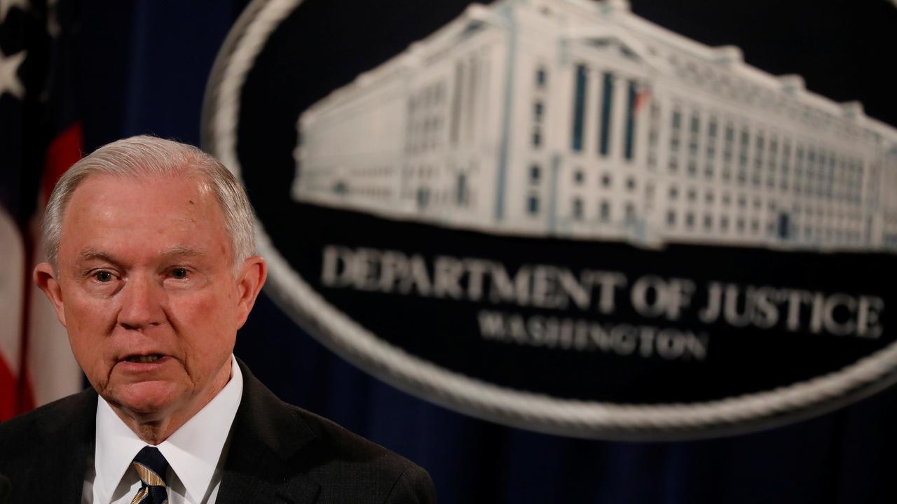 Jeff Sessions a lancé la traque aux responsables des fuites en provenance de la Maison Blanche. [Reuters - Aaron P. Bernstein]