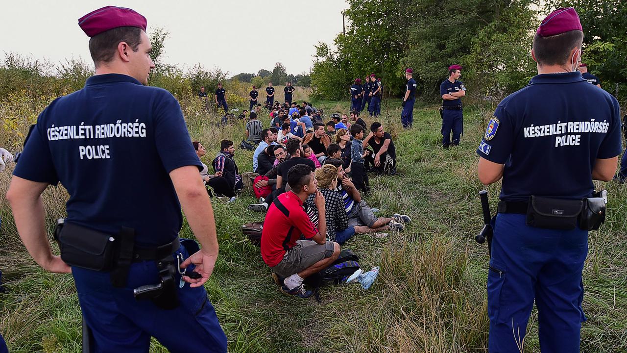 La Hongrie avait fermé ses frontières en 2015, après un afflux massif de réfugiés. [AFP - Attila Kisbenedek]